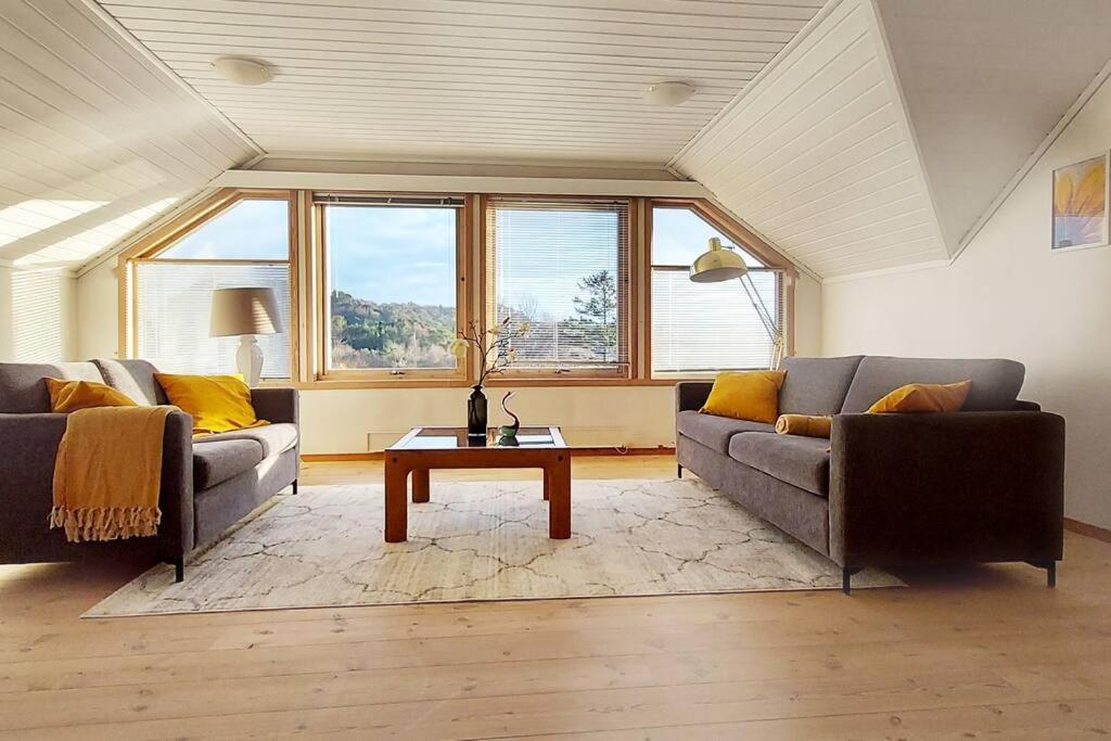 Large Home In Sola Tananger Exterior photo