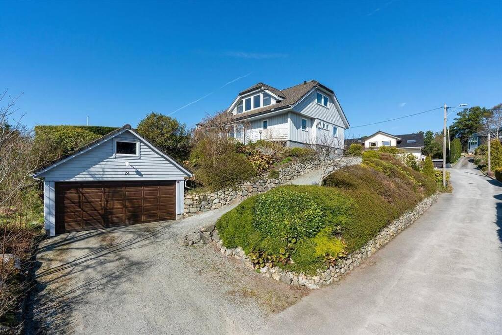 Large Home In Sola Tananger Exterior photo