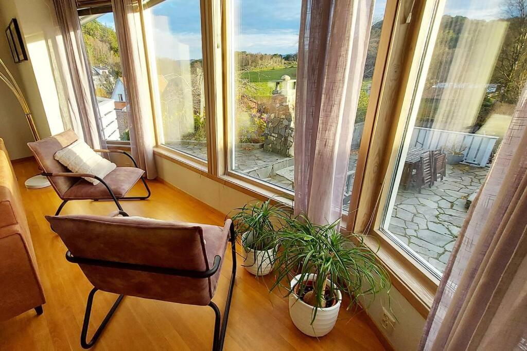 Large Home In Sola Tananger Exterior photo